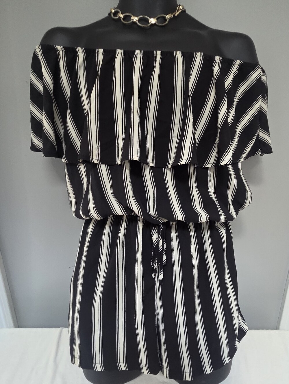 Mimi Chica Romper Crepe Sz S Black White Ruffle Off Shoulder One Piece Stretch